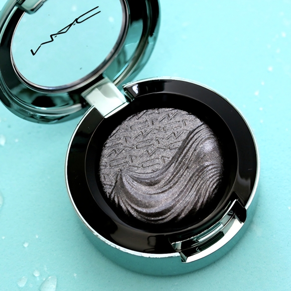 MAC Eyeshadow Extra Dimension - Fathoms Deep: Buy Online at  BNIB MAC Fathoms Deep Extra Dimension Eyeshadow